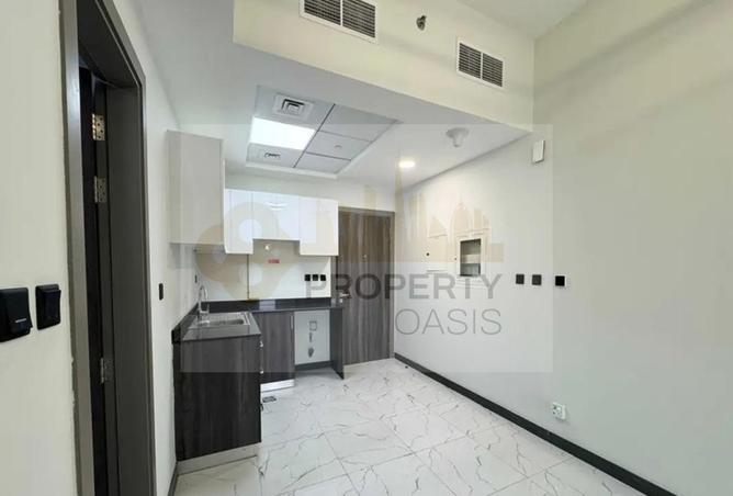Swimming Pool View | Great Layout | Bright Unit photo 3