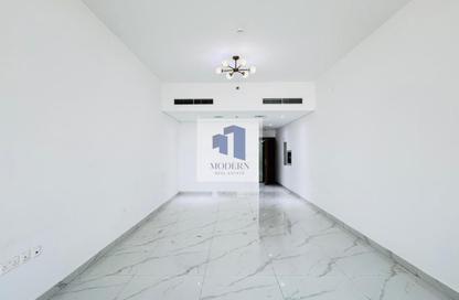 Apartment - 3 Bedrooms - 5 Bathrooms for rent in Hessa Residence 14 - Nadd Al Hammar - Dubai Apartment - 3 Bedrooms - 5 Bathrooms for rent in Hessa Residence 14 - Nadd Al Hammar - Dubai