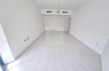 Apartment - 2 Bedrooms - 2 Bathrooms for rent in Silver Home Building - Hor Al Anz - Deira - Dubai