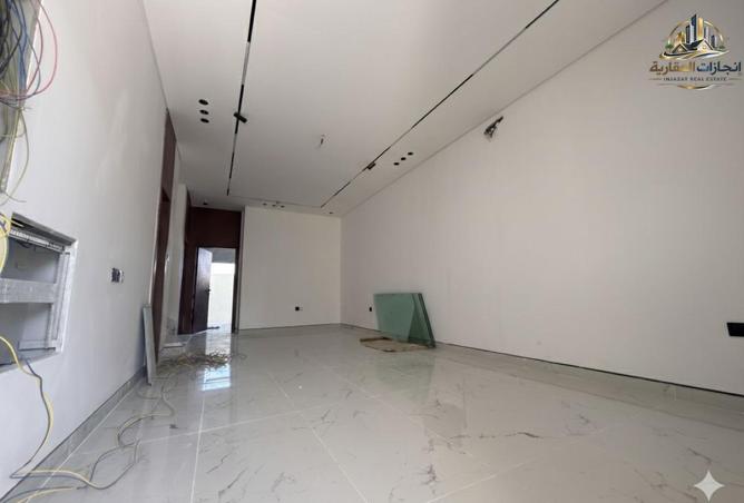 81537067 - Property Image 3