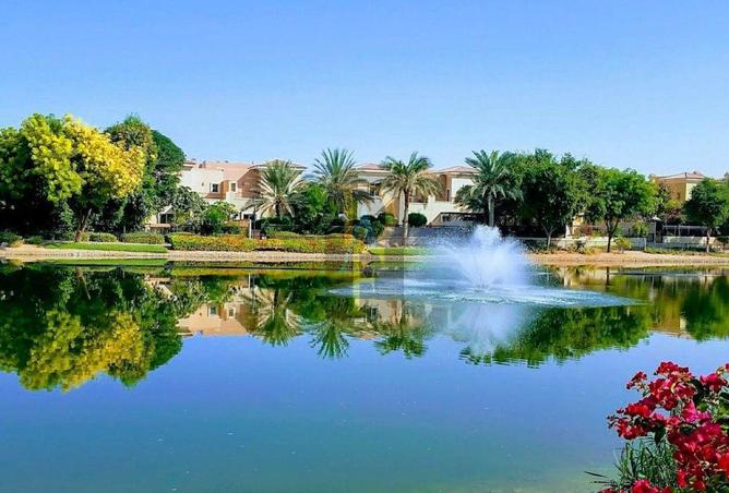 شاغر، 2 غرفتي نوم مع غرفة خادمة مع 2 مواقف سيارات،