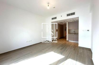 Apartment - Studio - 1 for rent in Waters Edge - Yas Island - Abu Dhabi