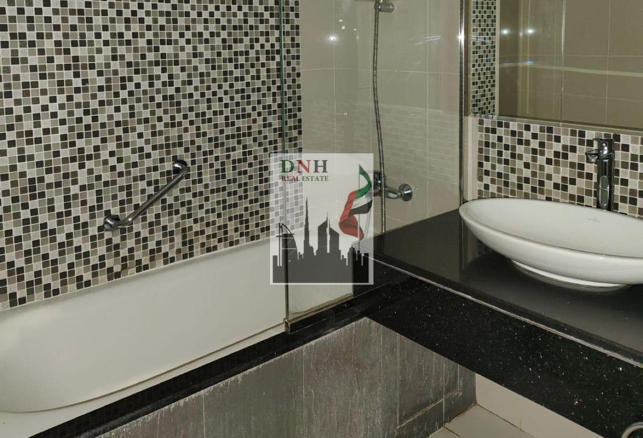 Studio Fully Furnished | Burj View | Prime Spot photo 10