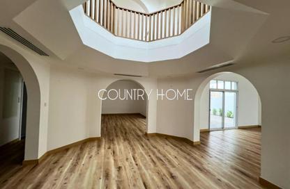 Villa - 5 Bedrooms - 6 Bathrooms for rent in Jumeirah 2 Villas - Jumeirah 2 - Jumeirah - Dubai
