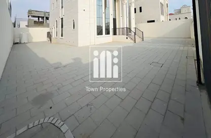 Villa - 6 Bedrooms for rent in Mohamed Bin Zayed City - Abu Dhabi