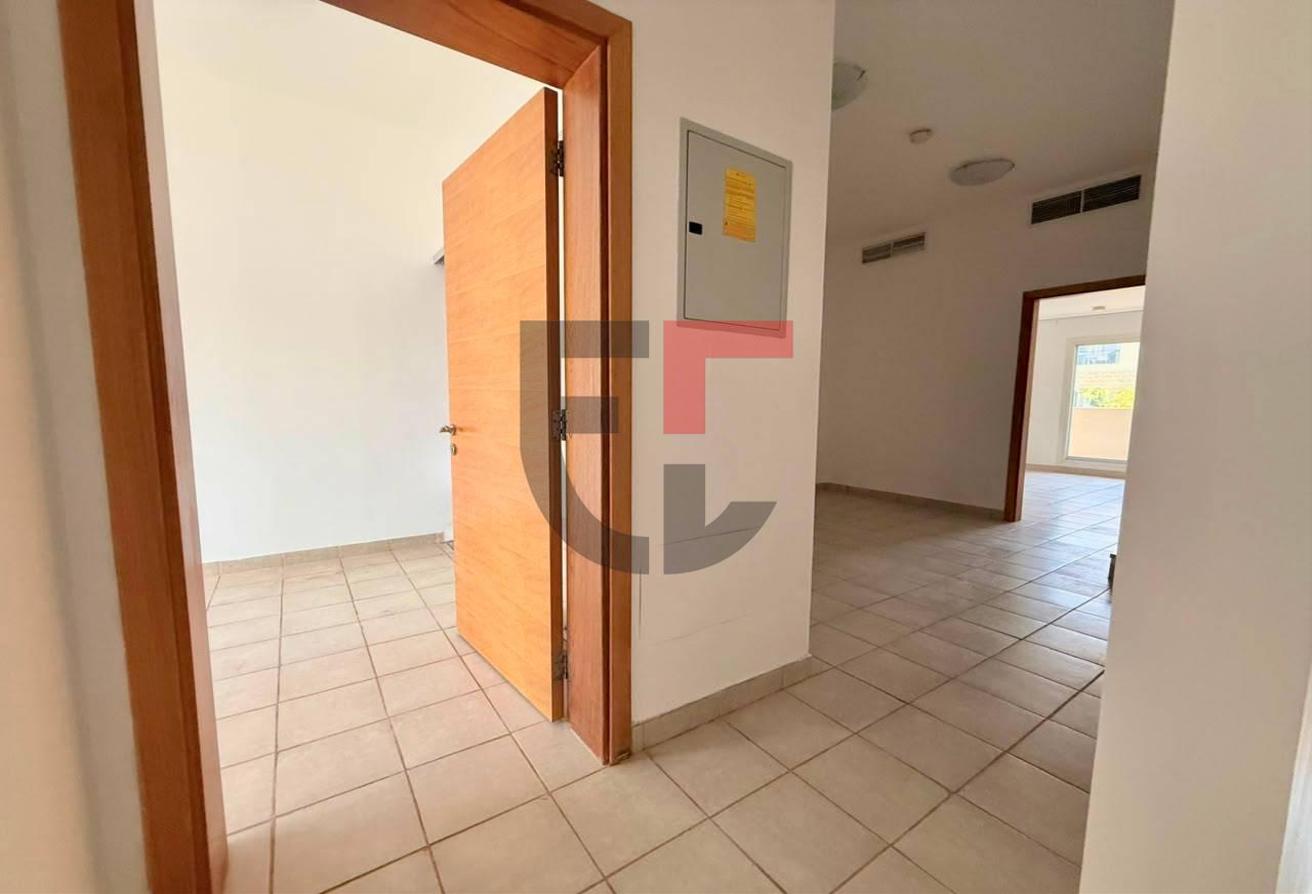 Vacant I Big Layout I Unfurnished photo 22