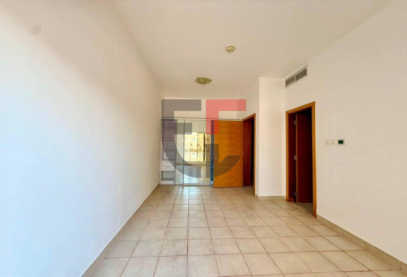 Vacant I Big Layout I Unfurnished photo 7