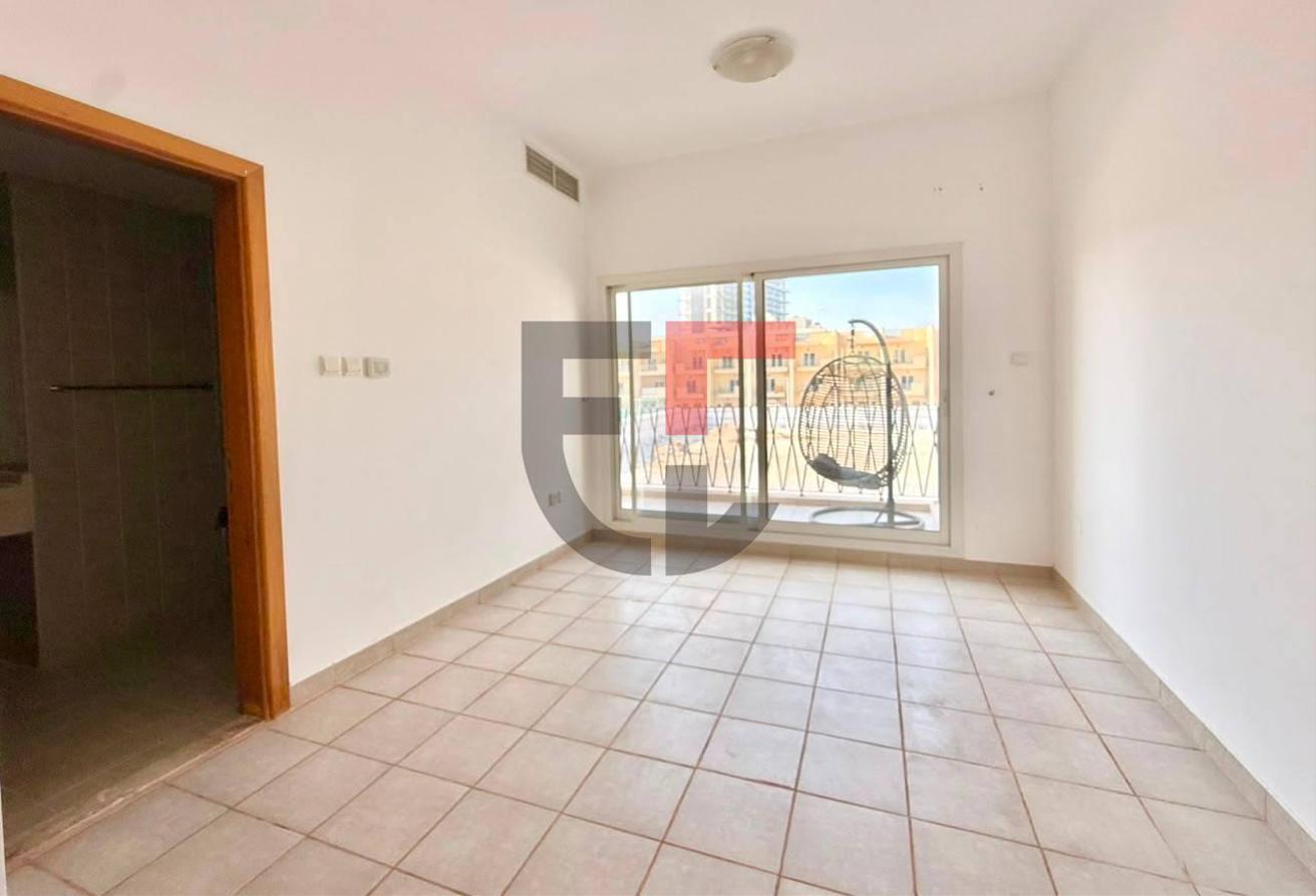 Vacant I Big Layout I Unfurnished photo 16