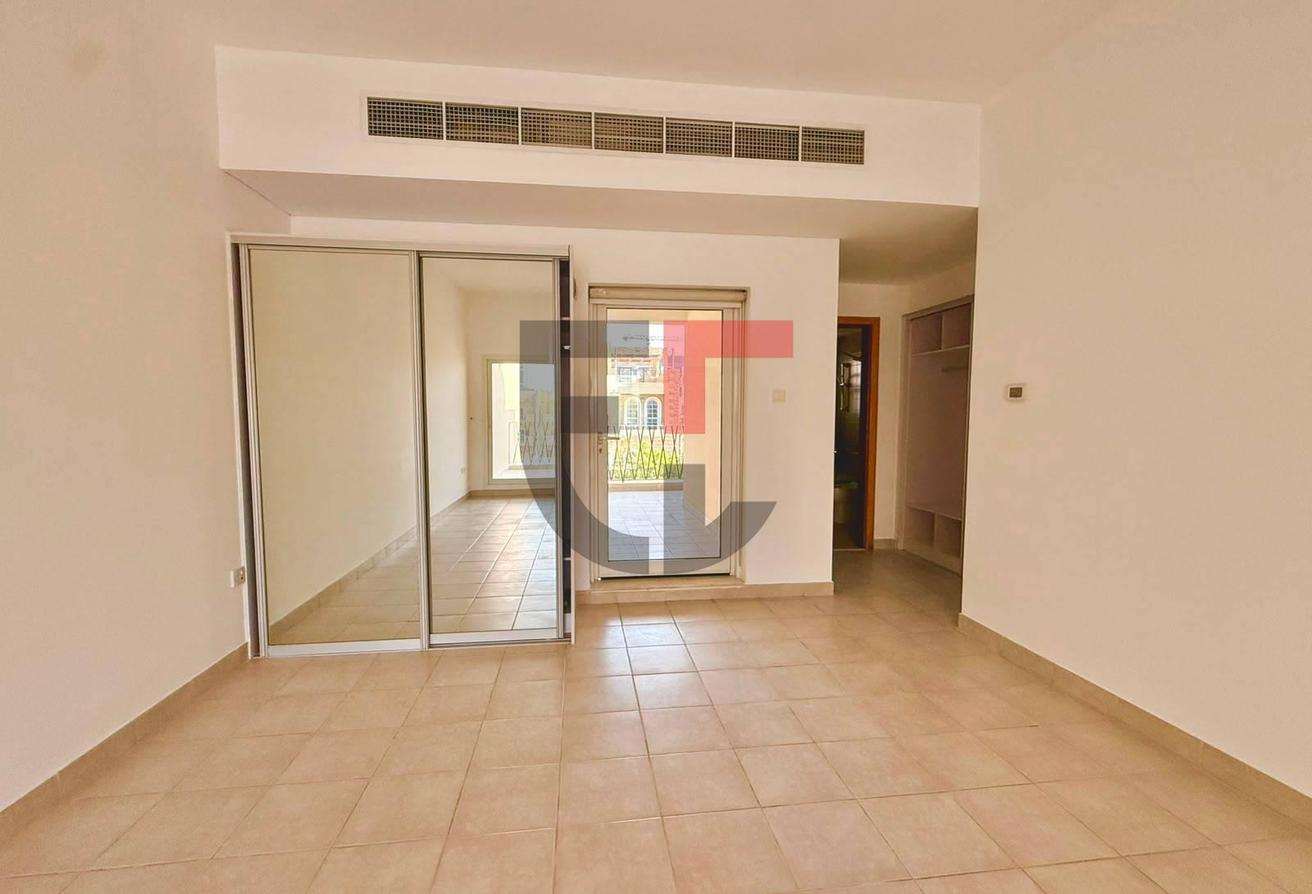 Vacant I Big Layout I Unfurnished photo 15