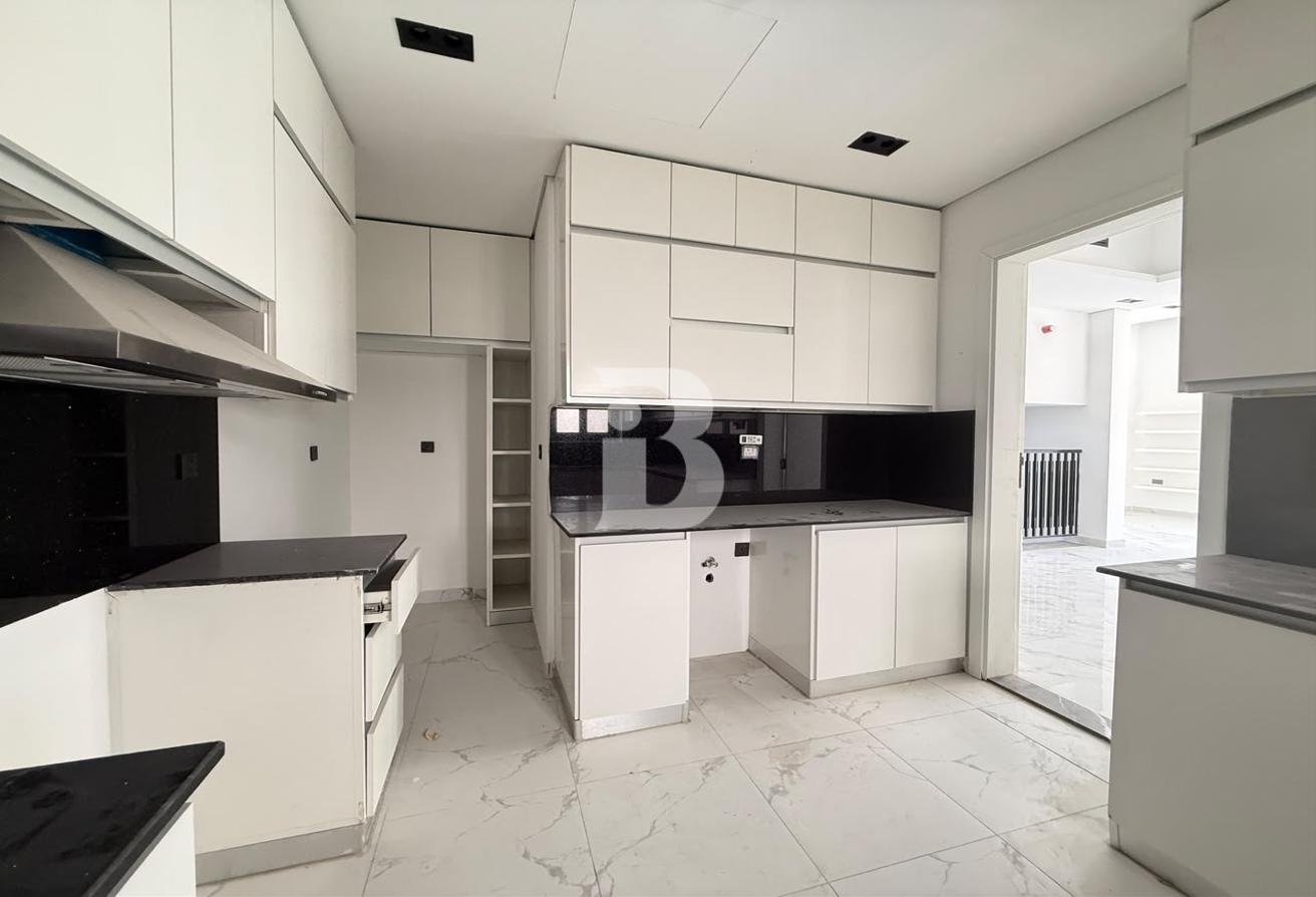 Corner 6 Bed Villa with Pool | Vastu | Basement photo 12