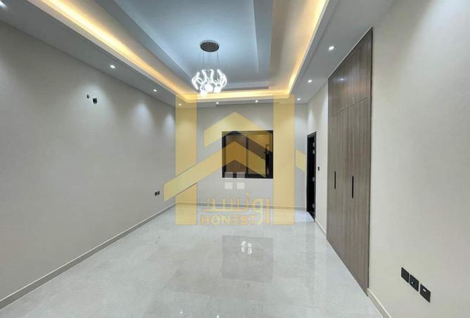 72724158 - Property Image 3