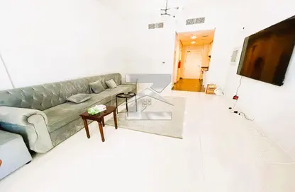 Apartment - Studio - 1 Bathroom for rent in Golf Promenade 3B - Golf Promenade 3 - Golf Town - DAMAC Hills - Dubai