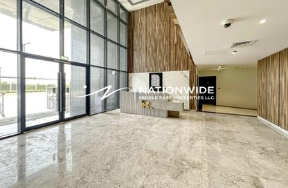Apartment - Studio - 1 for rent in The Gate - Masdar City - Abu Dhabi