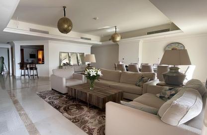 Apartment - 4 Bedrooms - 6 Bathrooms for sale in The Fairmont Palm Residence South - The Fairmont Palm Residences - Palm Jumeirah - Dubai