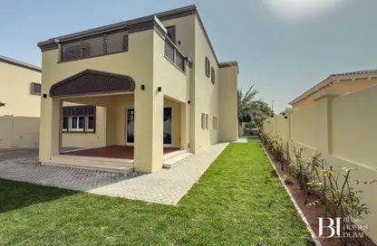 Villa - 3 Bedrooms - 4 Bathrooms for rent in District 7 - Jumeirah Park - Dubai