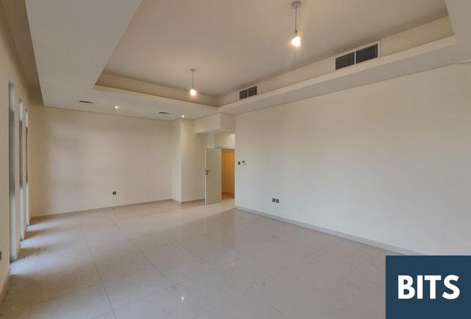 R2M | Single row | Vacant | 3 +Maid | spacious |