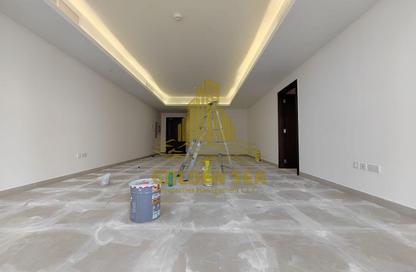 Apartment - 4 Bedrooms - 6 Bathrooms for rent in Corniche View Tower - Corniche Road - Abu Dhabi