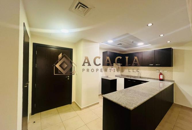 2 Bed I Open Kitchen I Balcony I Well Maintained photo 3