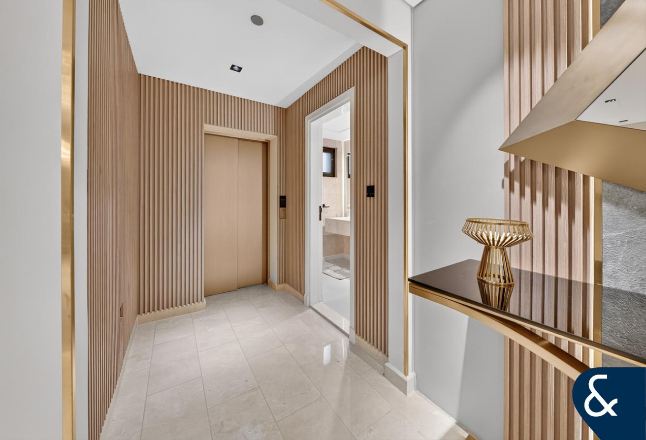 5 Beds | Furnished l Sea View | Upgraded photo 13