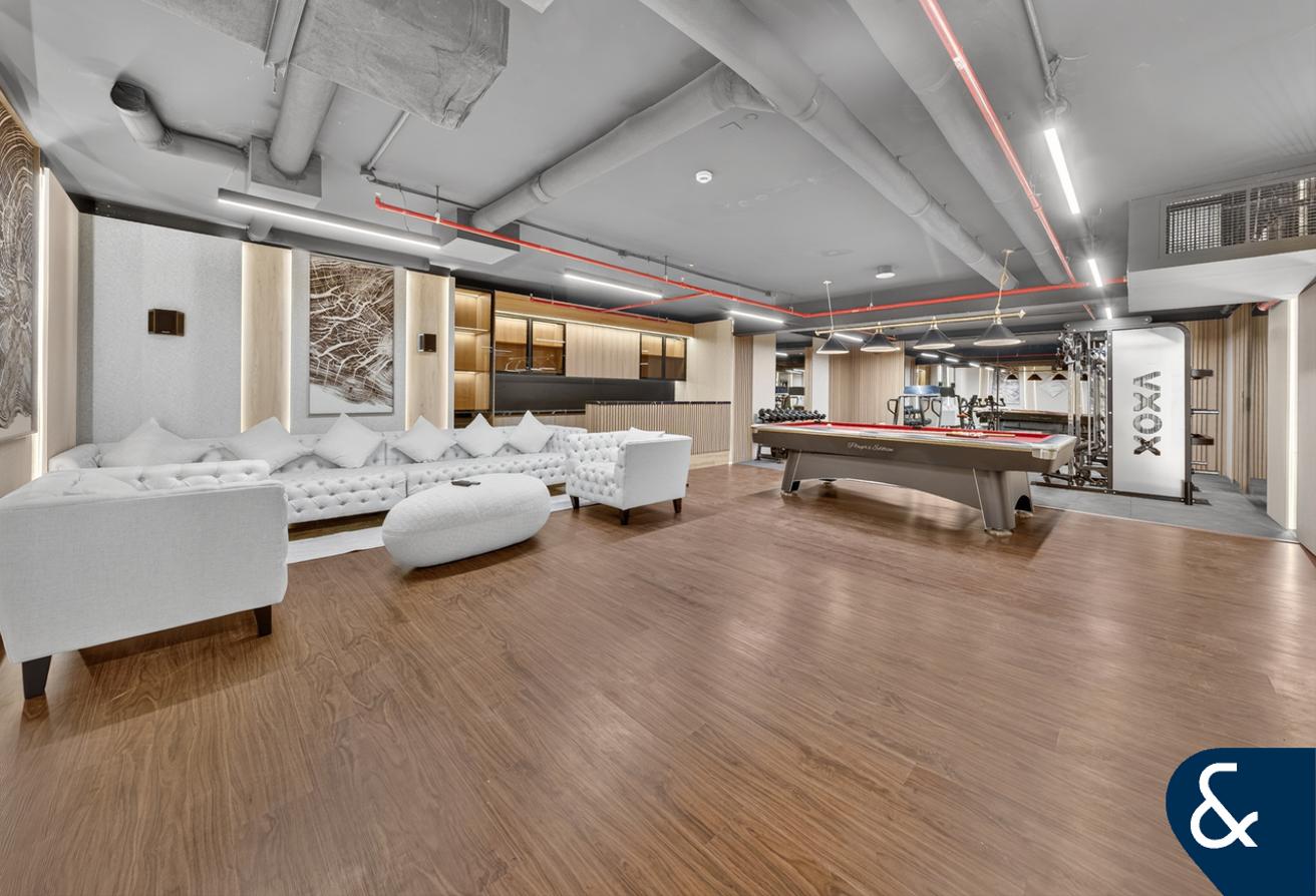 5 Beds | Furnished l Sea View | Upgraded photo 17
