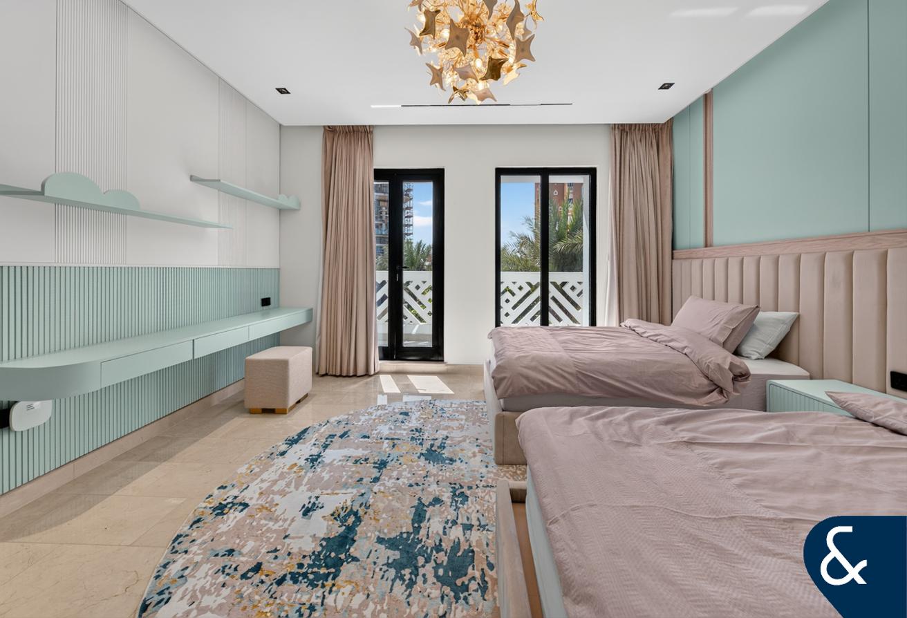5 Beds | Furnished l Sea View | Upgraded photo 22