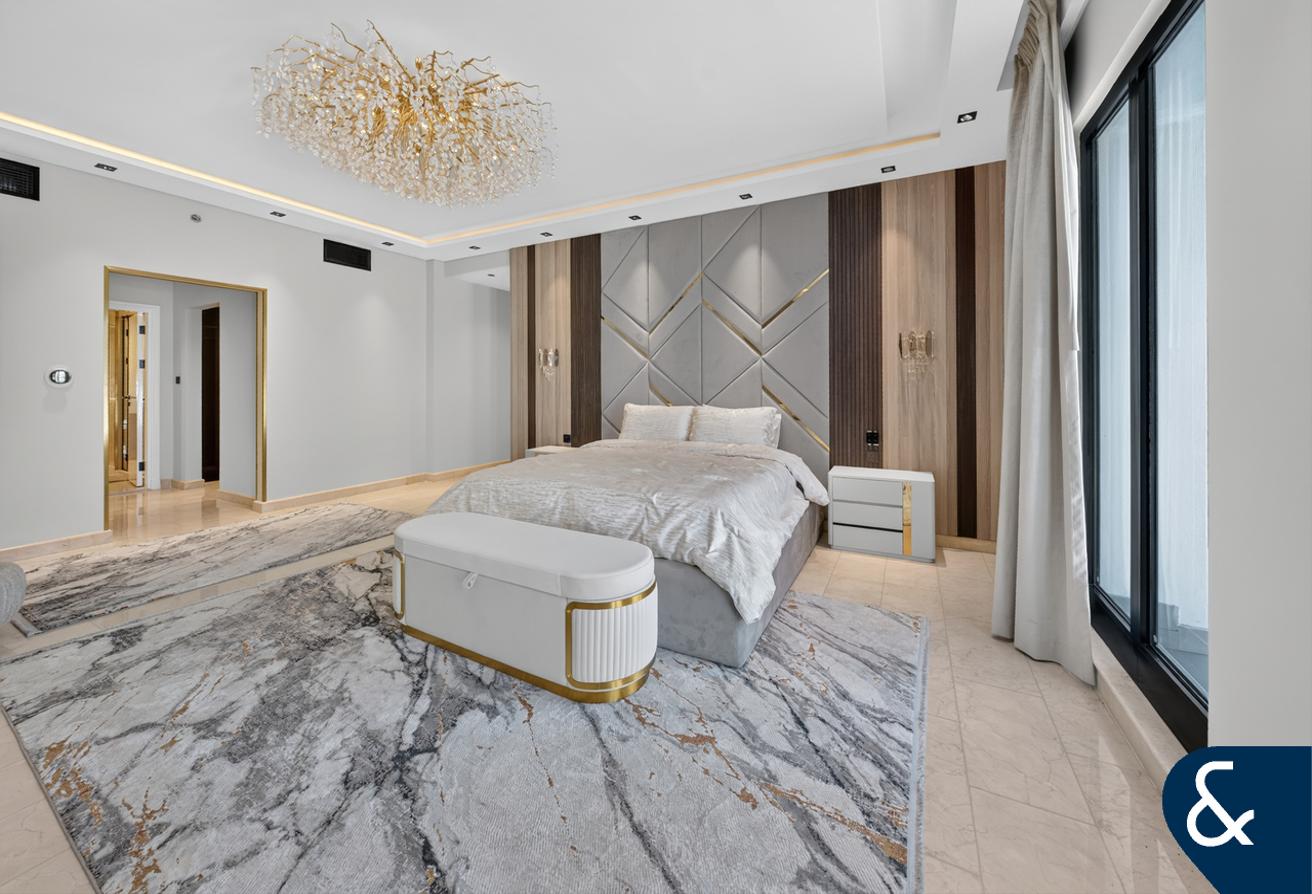 5 Beds | Furnished l Sea View | Upgraded photo 27