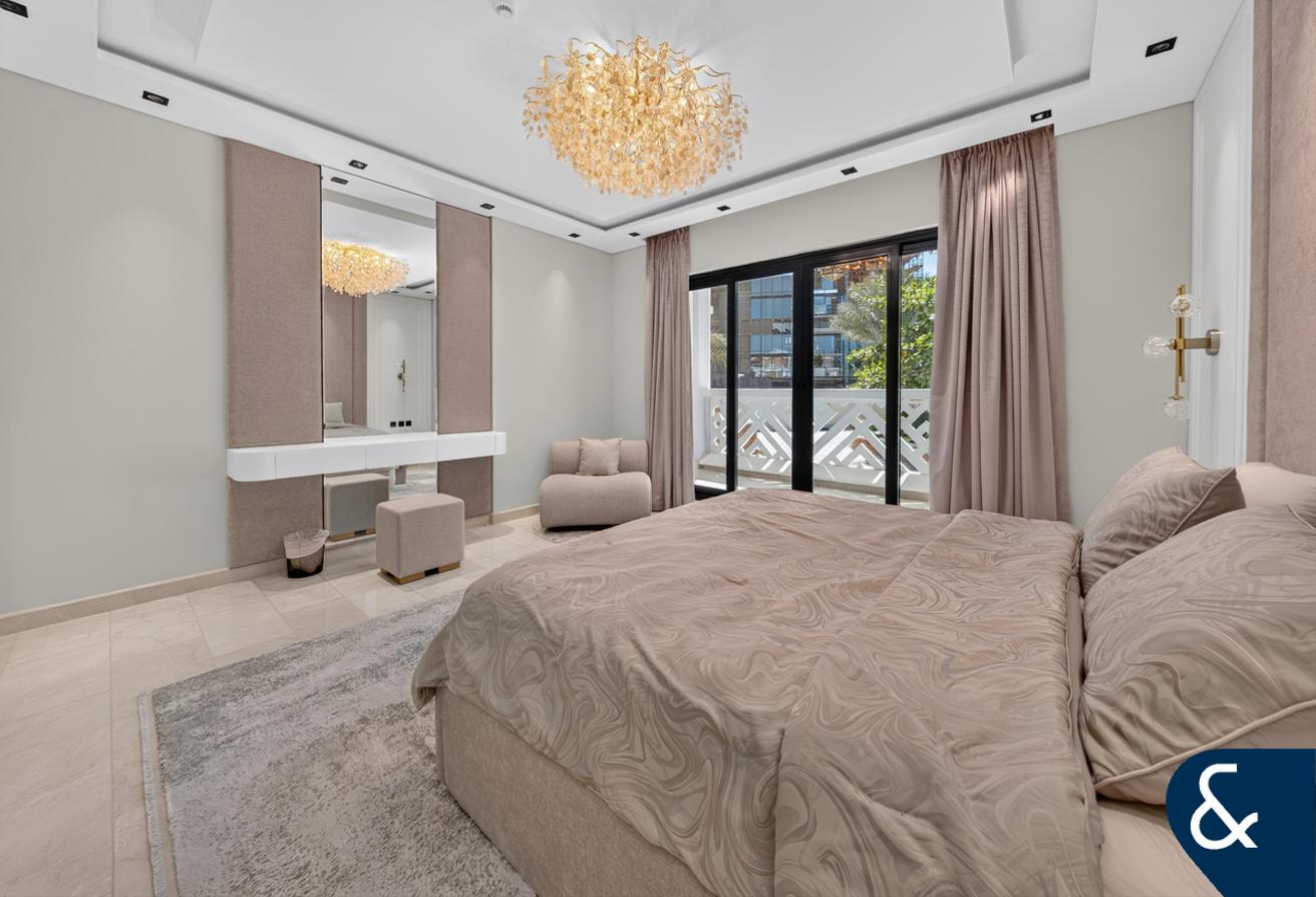 5 Beds | Furnished l Sea View | Upgraded photo 16