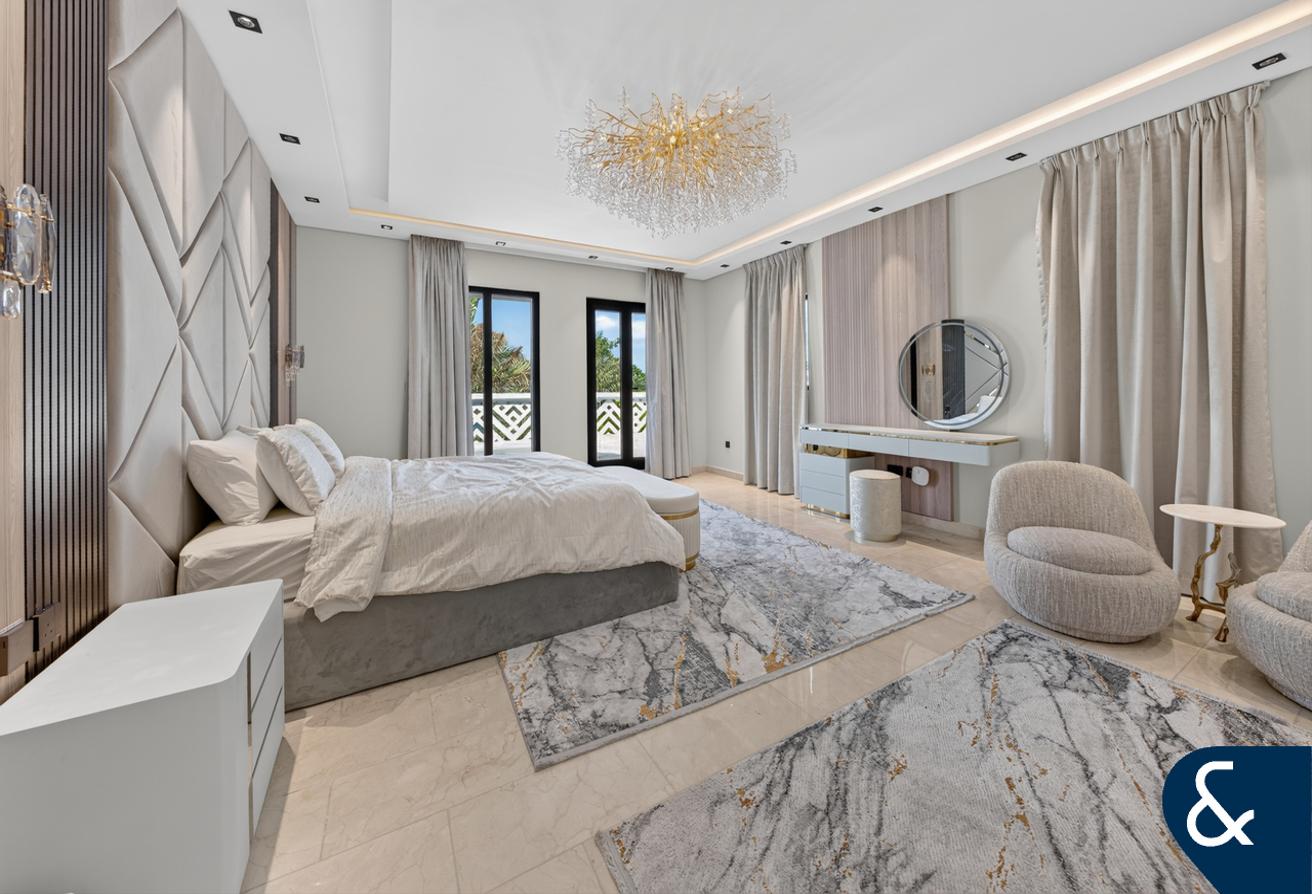 5 Beds | Furnished l Sea View | Upgraded photo 25