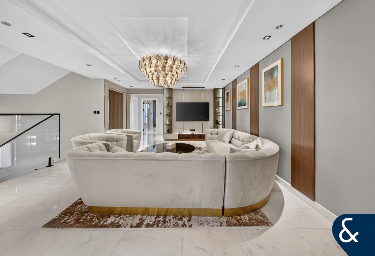 5 Beds | Furnished l Sea View | Upgraded photo 19