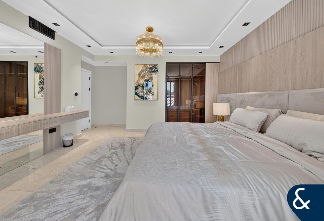 5 Beds | Furnished l Sea View | Upgraded photo 21