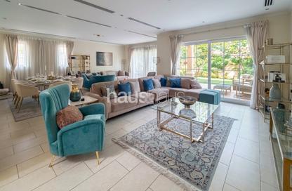 Villa - 4 - 4 for rent in District 8 - Jumeirah Park - Dubai