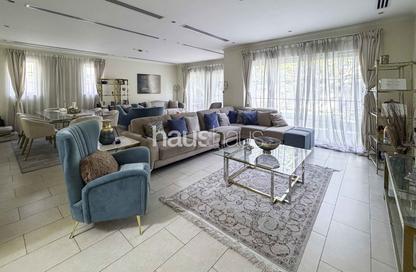 Villa - 4 Bedrooms - 4 Bathrooms for rent in District 8 - Jumeirah Park - Dubai
