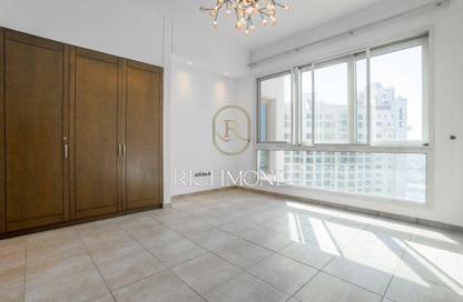 Apartment - 2 Bedrooms - 3 Bathrooms for rent in Marina Residences 6 - Marina Residences - Palm Jumeirah - Dubai