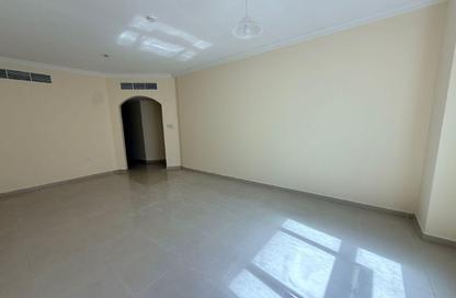 Apartment - 2 Bedrooms - 2 Bathrooms for rent in Al Qulaya'ah - Al Sharq - Sharjah