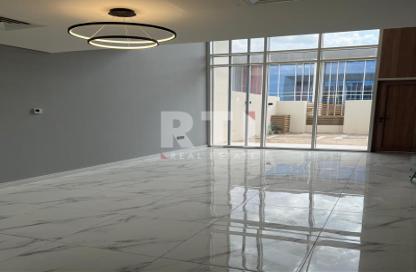 Townhouse - 1 - 2 for rent in Rukan 3 - Rukan - Dubai