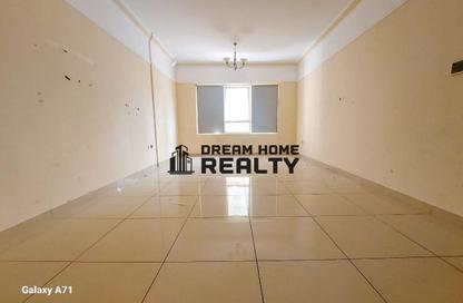 Apartment - 3 Bedrooms - 3 Bathrooms for rent in Sharjah 555 Tower - Al Khan Corniche - Al Khan - Sharjah