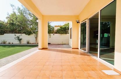 Villa - 3 - 5 for rent in District 6 - Jumeirah Park - Dubai