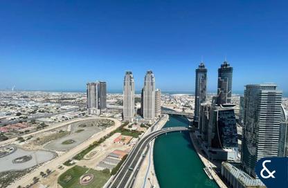 شقة - 2 غرف نوم - 2 حمامات للايجار في برج تشرشل السكني - أبراج تشرشل - الخليج التجاري - دبي
