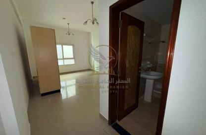 Apartment - 1 Bedroom - 2 Bathrooms for rent in Al Mujarrah - Al Sharq - Sharjah Apartment - 1 Bedroom - 2 Bathrooms for rent in Al Mujarrah - Al Sharq - Sharjah