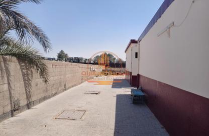Labor Camp - Studio - 7+ Bathrooms for rent in Al Sajaa Industrial - Al Sajaa - Sharjah Labor Camp - Studio - 7+ Bathrooms for rent in Al Sajaa Industrial - Al Sajaa - Sharjah