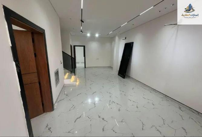 67071930 - Property Image 2