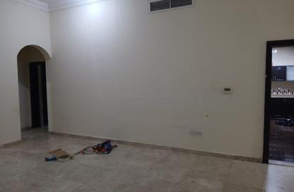 Apartment - 4 Bedrooms - 3 Bathrooms for rent in Mohamed Bin Zayed City - Abu Dhabi