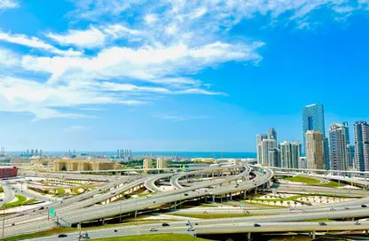 Apartment - 1 Bathroom for rent in Lake View Tower - JLT Cluster B - Jumeirah Lake Towers - Dubai