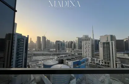 Apartment - 1 Bedroom - 2 Bathrooms for rent in Vezul Residence - Business Bay - Dubai