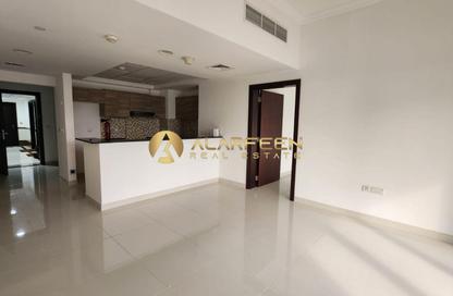 شقة - غرفة نوم - 2 حمامات للايجار في طراز عربي - مساكن القناه المائية - مدينة دبي الرياضية - دبي شقة - غرفة نوم - 2 حمامات للايجار في طراز عربي - مساكن القناه المائية - مدينة دبي الرياضية - دبي