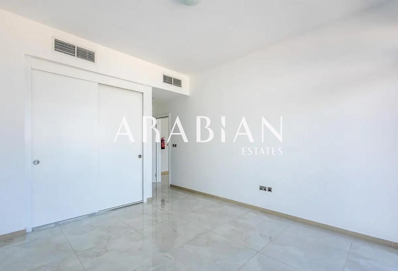 Full Sea Views | Unfurnished | Upgraded photo 6