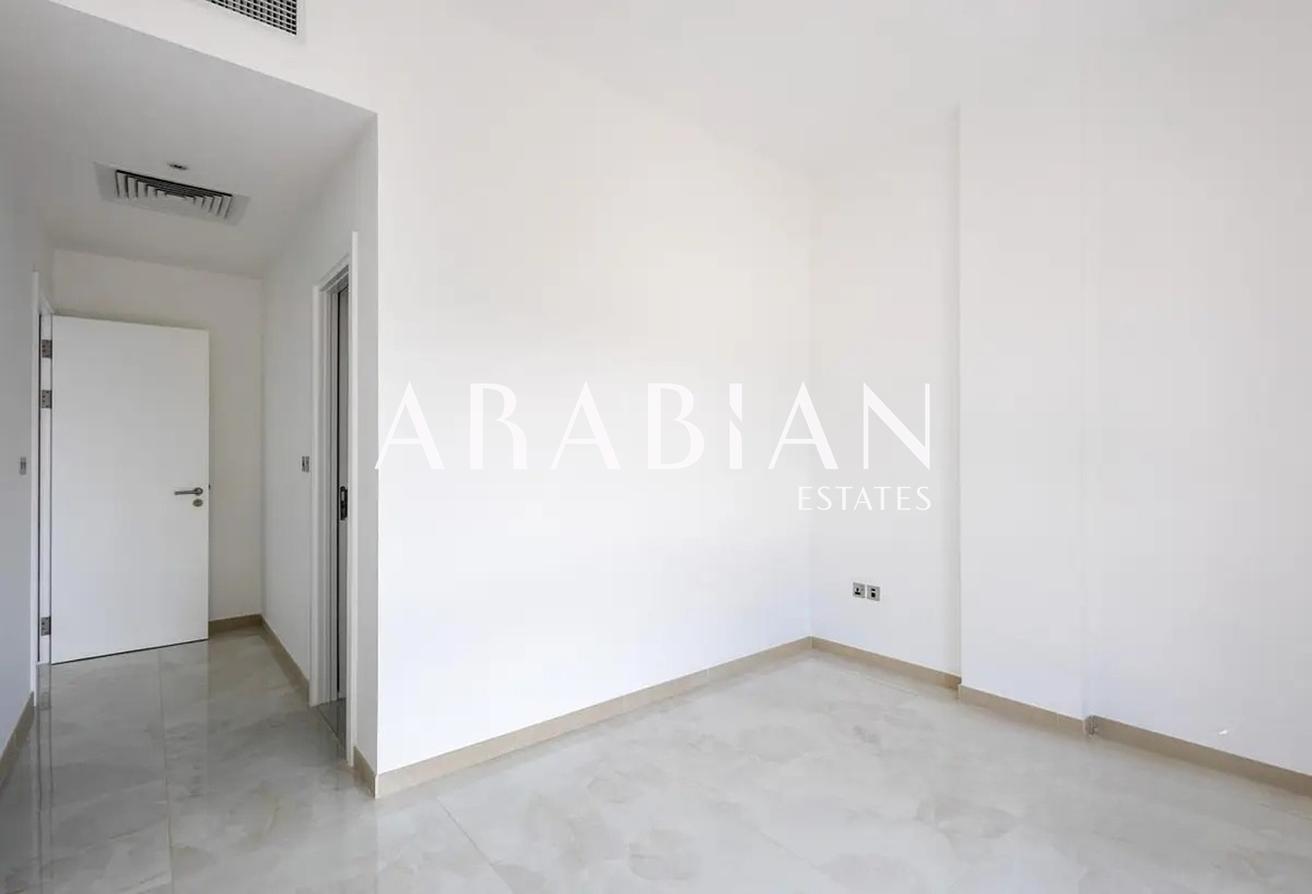 Full Sea Views | Unfurnished | Upgraded photo 10
