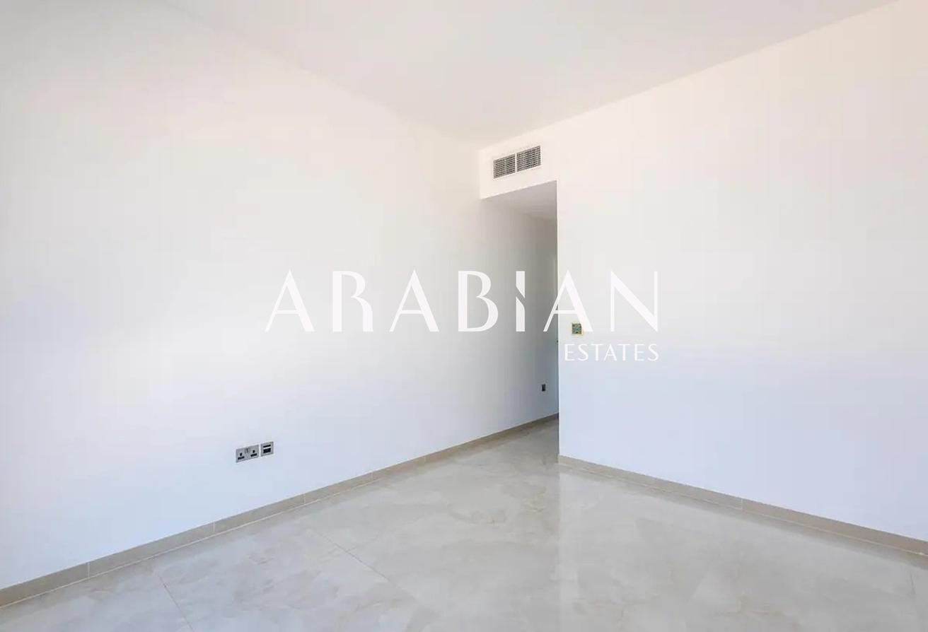 Full Sea Views | Unfurnished | Upgraded photo 5