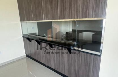 Apartment - 3 Bedrooms - 4 Bathrooms for rent in Tower 1 - Al Reef Downtown - Al Reef - Abu Dhabi Apartment - 3 Bedrooms - 4 Bathrooms for rent in Tower 1 - Al Reef Downtown - Al Reef - Abu Dhabi