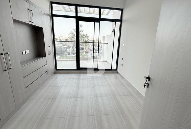 70283066 - صورة العقار 3